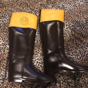 Tory Burch brown and yellow rubber rain boots